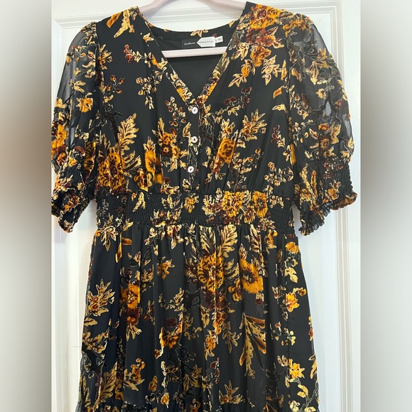 Piper & Scoot The One Dress in Burnout Velvet Floral - Picture 3 of 4